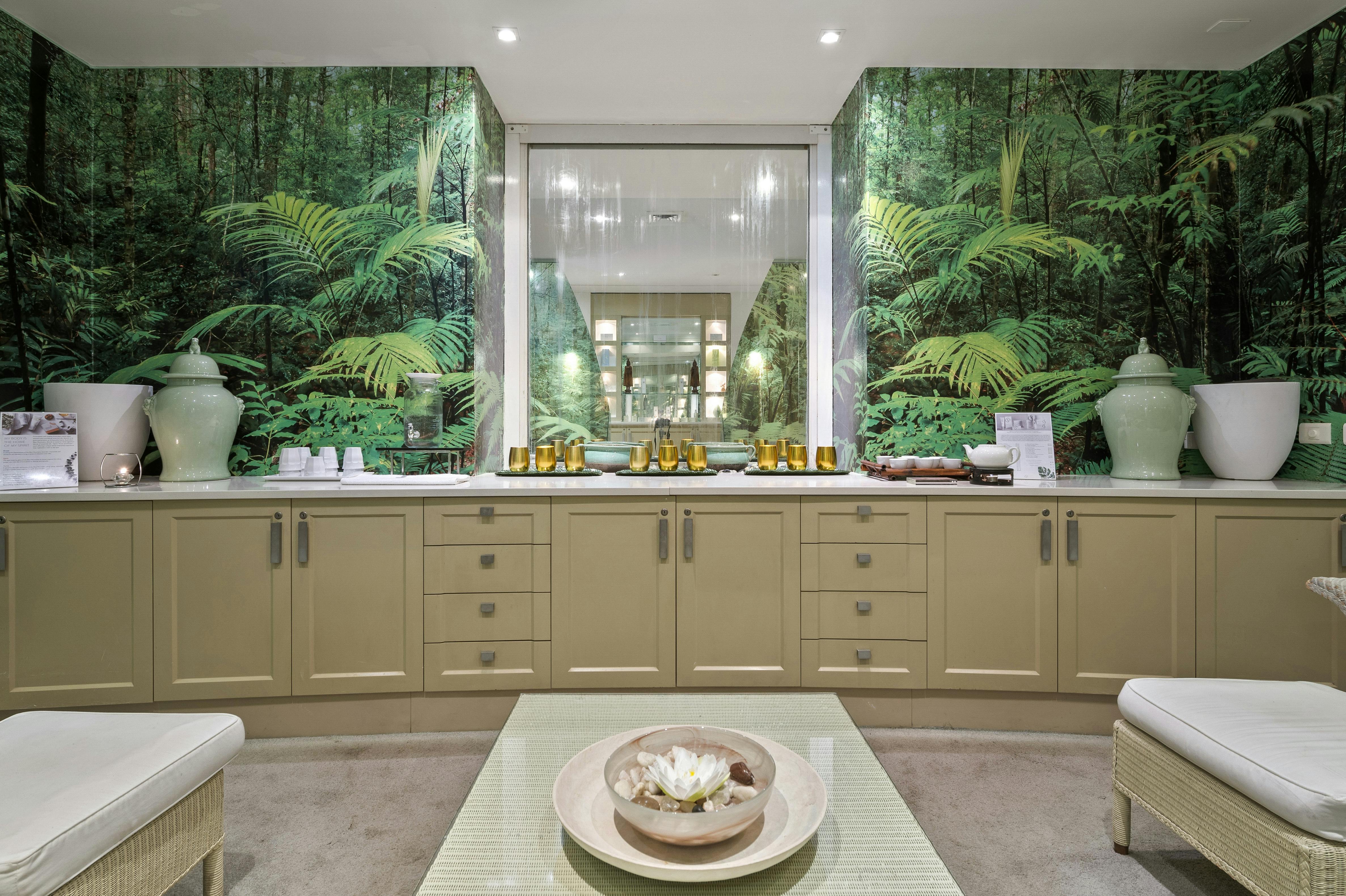 Day Spa Lounge Feature Wall